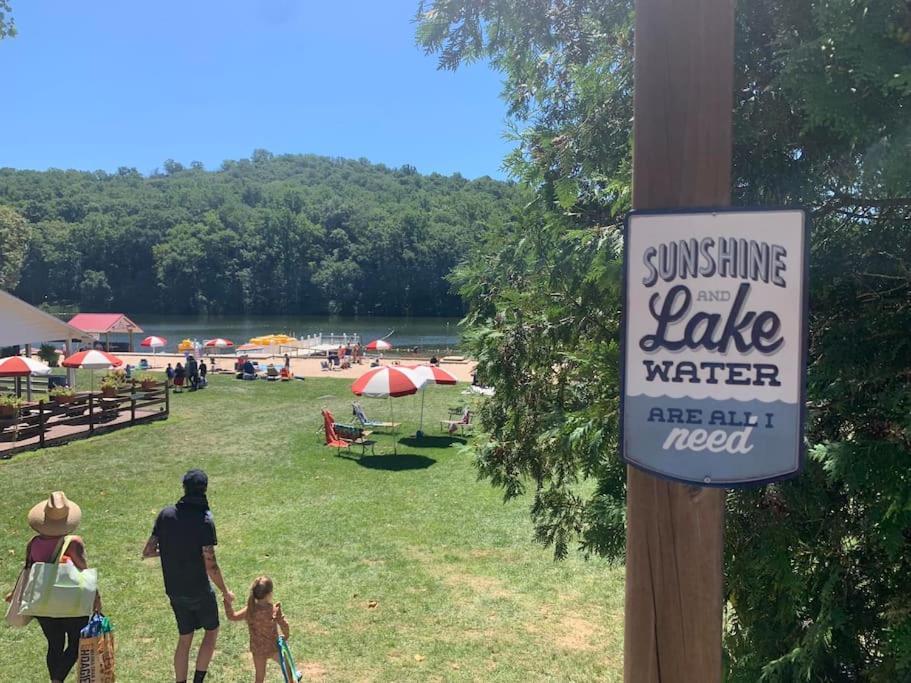 Modern Cabin With Hot Tub Grill Lake Beach Wineries Hiking Fishing And Hershey Park Family And Pet Friendly Superhosts On Ab&B Mount Gretna Exterior foto