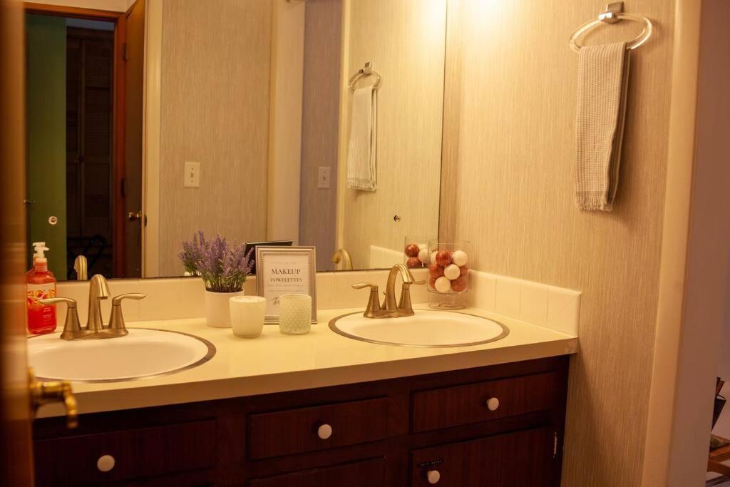 Modern Cabin With Hot Tub Grill Lake Beach Wineries Hiking Fishing And Hershey Park Family And Pet Friendly Superhosts On Ab&B Mount Gretna Exterior foto